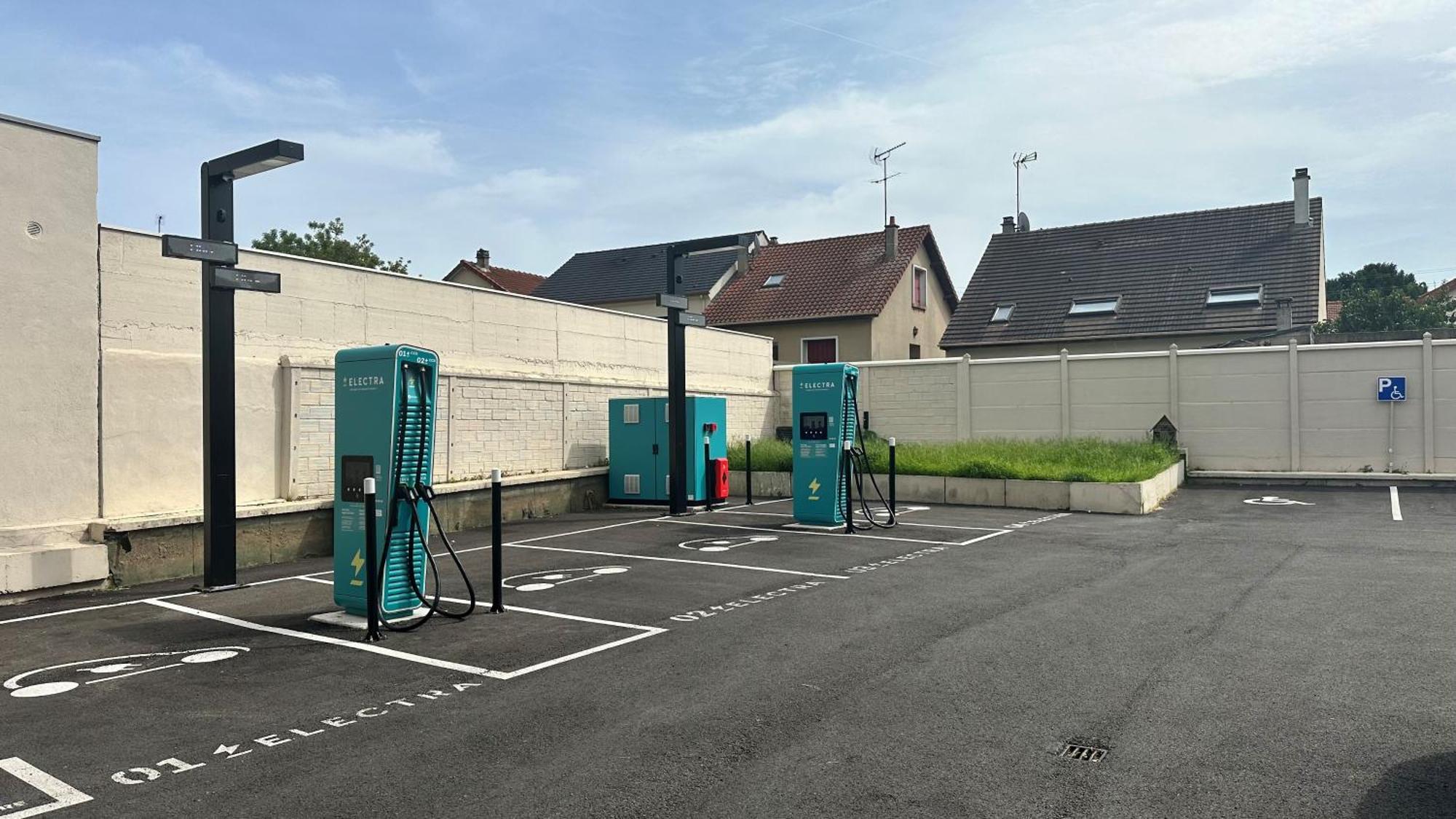 Kyriad Le Bourget Centre- Parc Des Expositions Luaran gambar